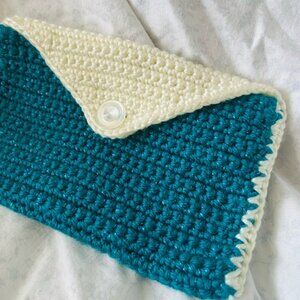 Vintage Teal and Cream Crochet Clutch